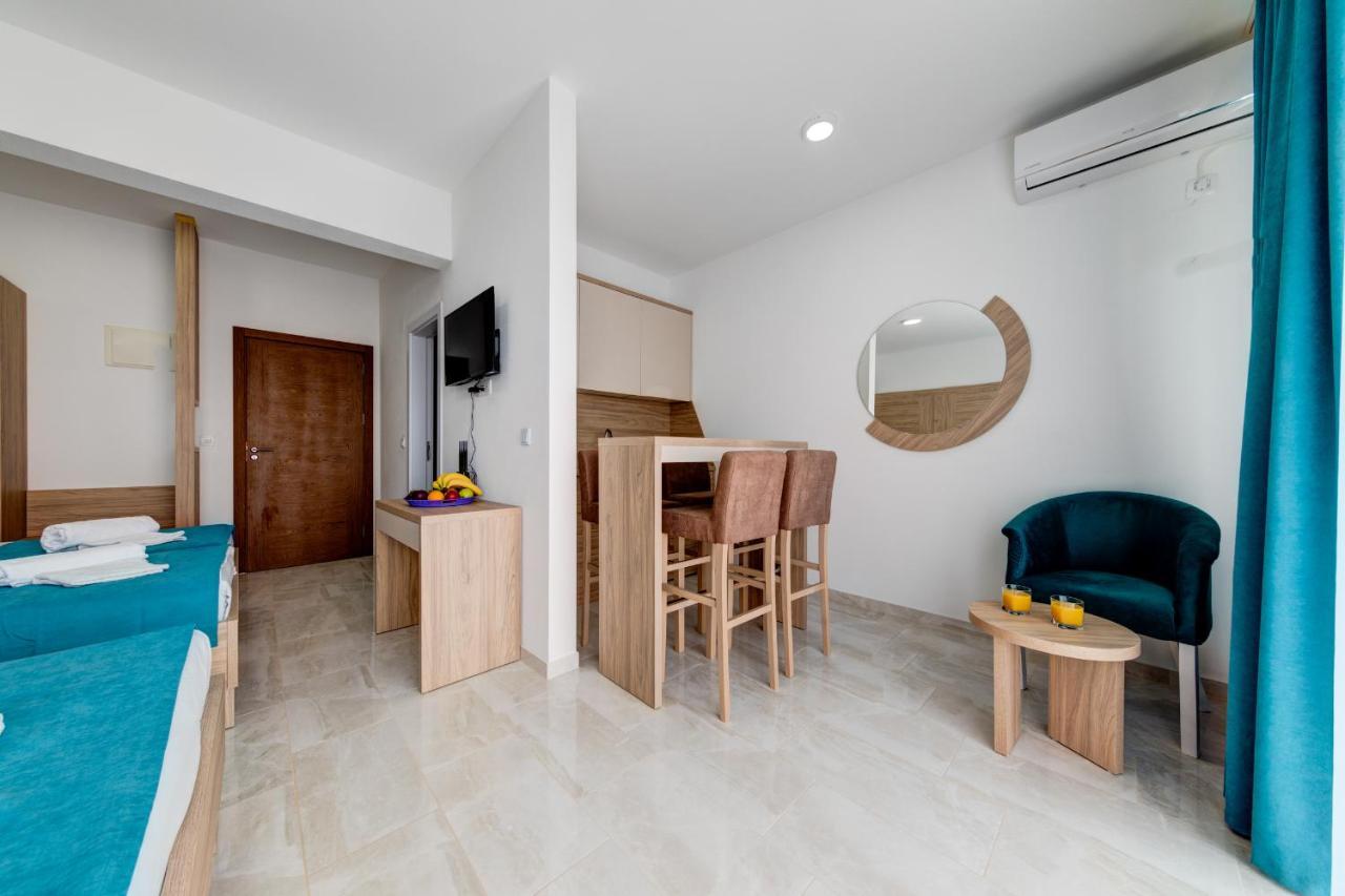 Sunways Apartments Dobra Voda Luaran gambar