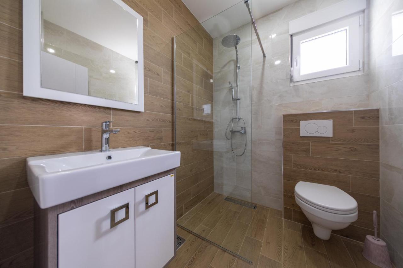 Sunways Apartments Dobra Voda Luaran gambar