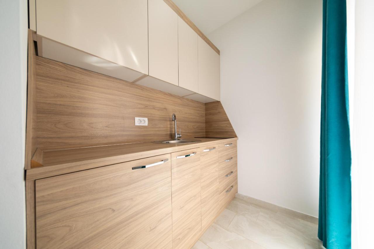 Sunways Apartments Dobra Voda Luaran gambar