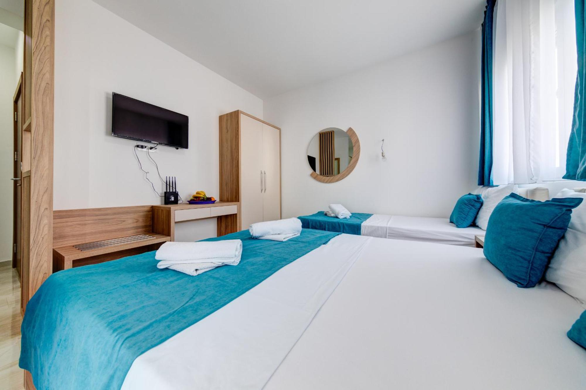 Sunways Apartments Dobra Voda Bilik gambar