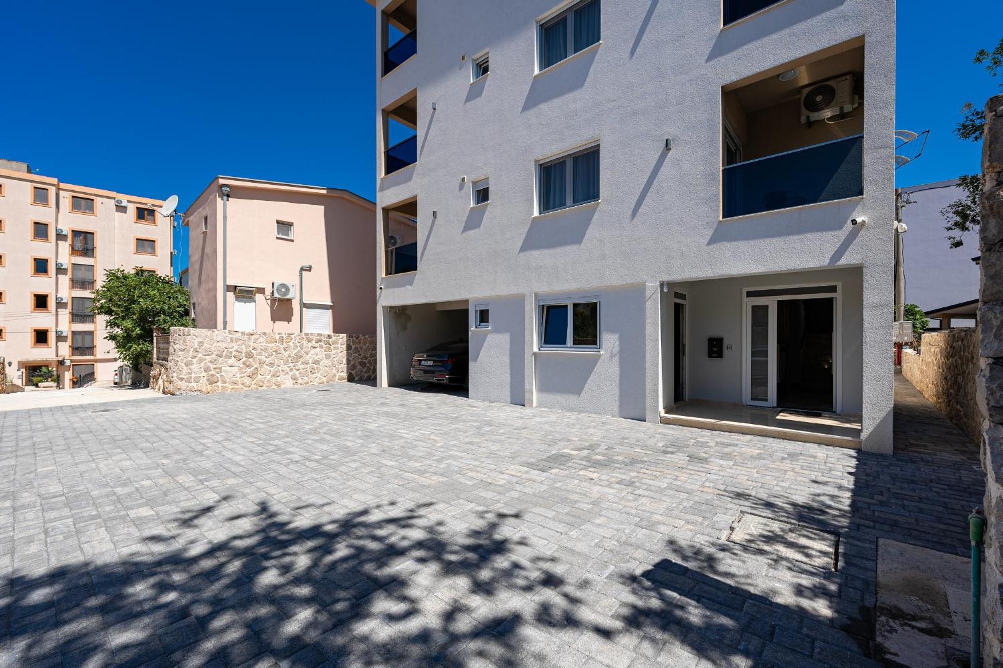 Sunways Apartments Dobra Voda Luaran gambar