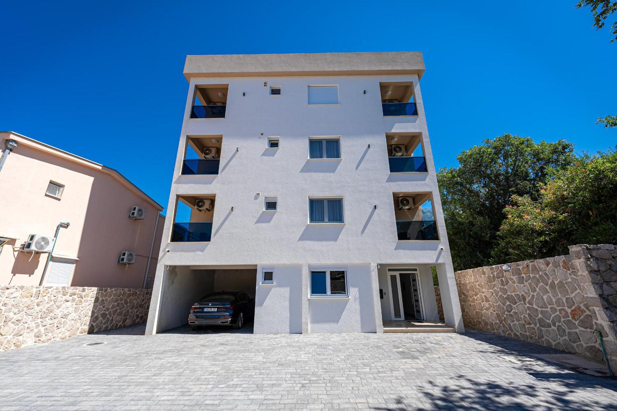 Sunways Apartments Dobra Voda Luaran gambar
