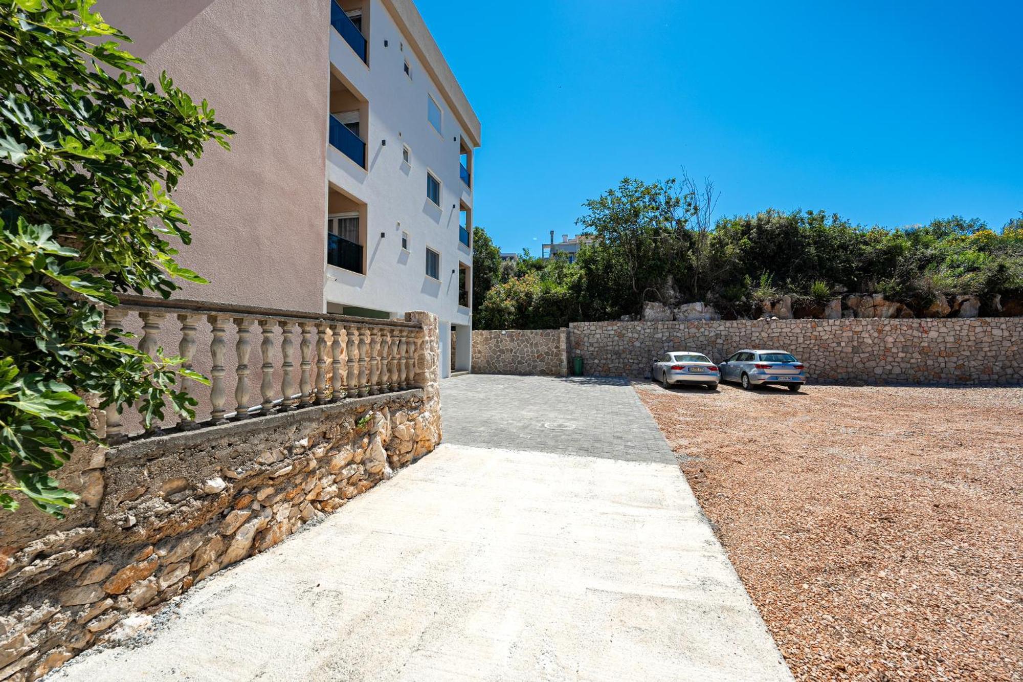 Sunways Apartments Dobra Voda Luaran gambar