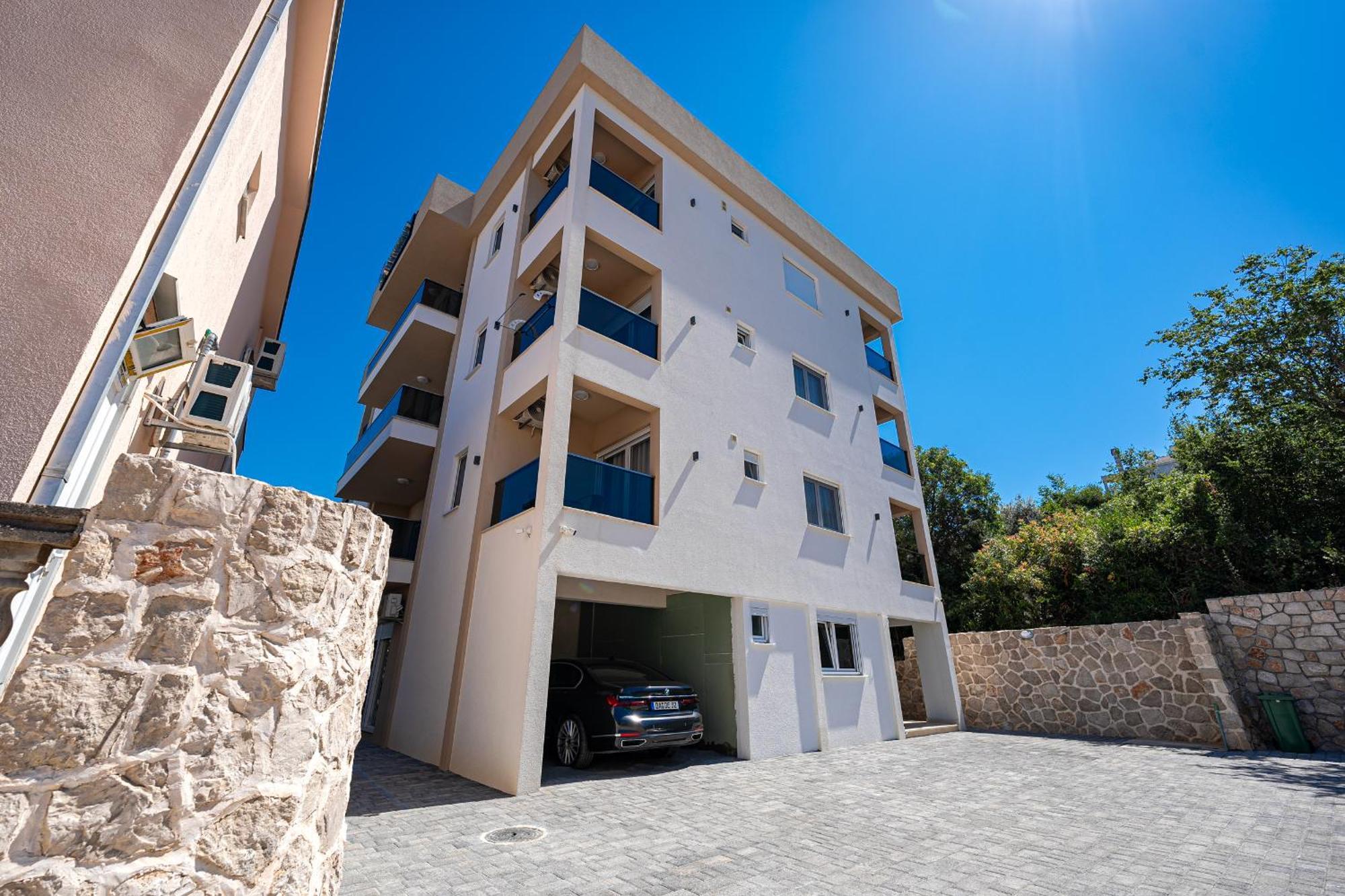 Sunways Apartments Dobra Voda Luaran gambar